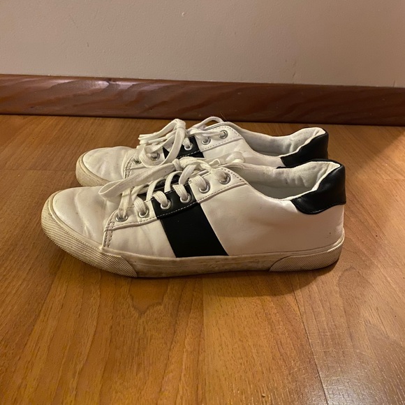 Aeropostale Striped Patent Leather Sneaker Womens 9 - Picture 2 of 4